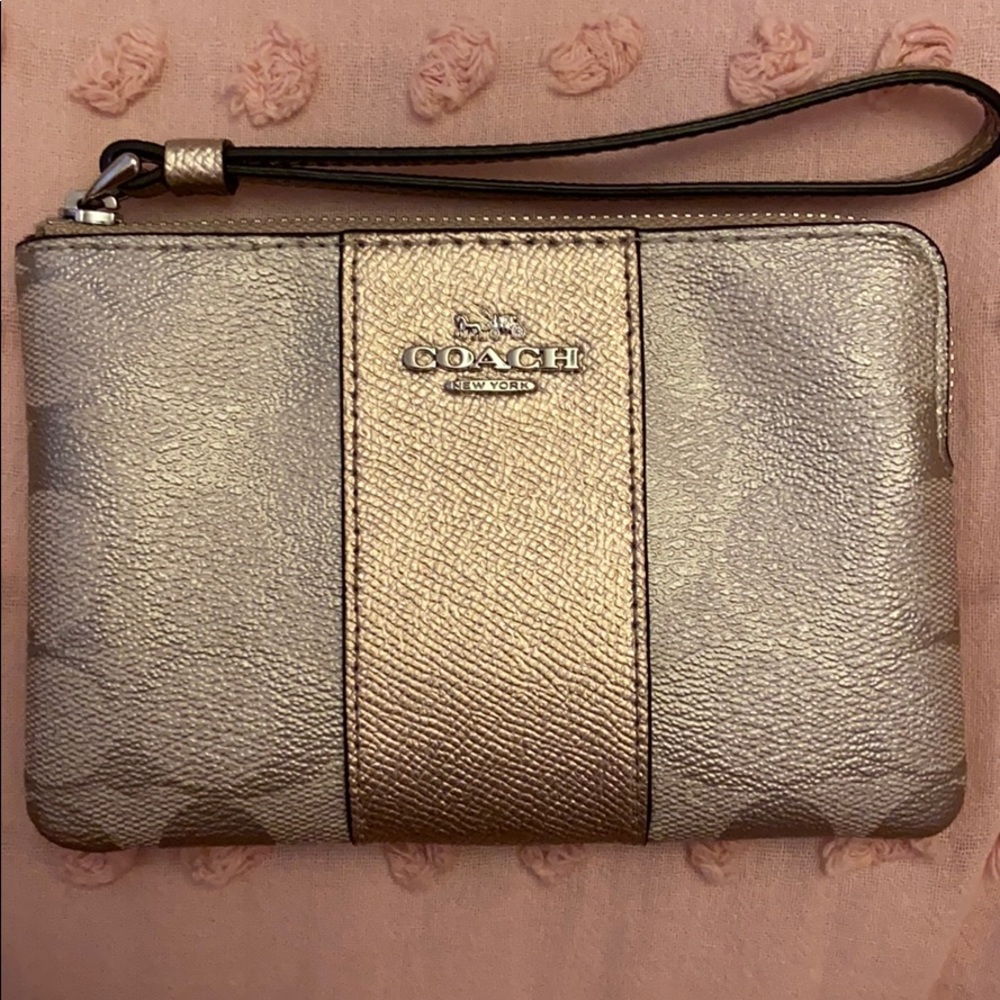 Coach Corner Zip Wallet